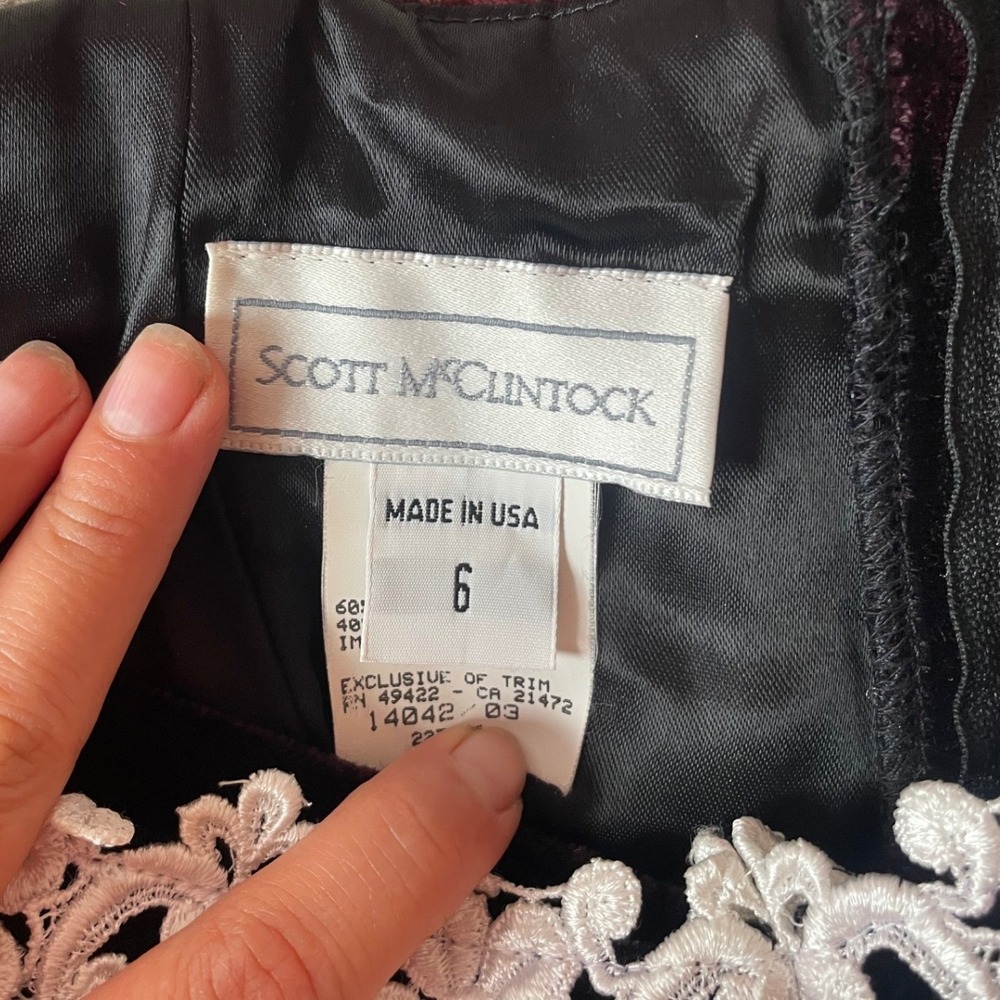 Vintage 80s / 90s Velvet Off the Shoulder Lace Cocktail Dress - Picture 6 of 6